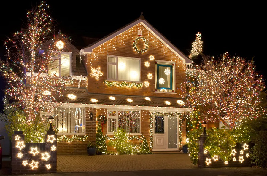 Cum alegi lumini de Craciun in conditii de siguranta pentru casa ta?